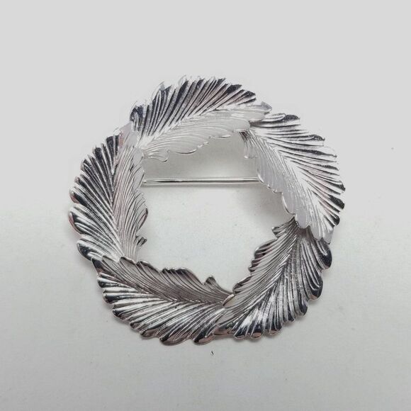 Vintage Beau Sterling Silve Leaf Wreath Brooch, Textured Detailed CIrcle Pin - Picture 7 of 7